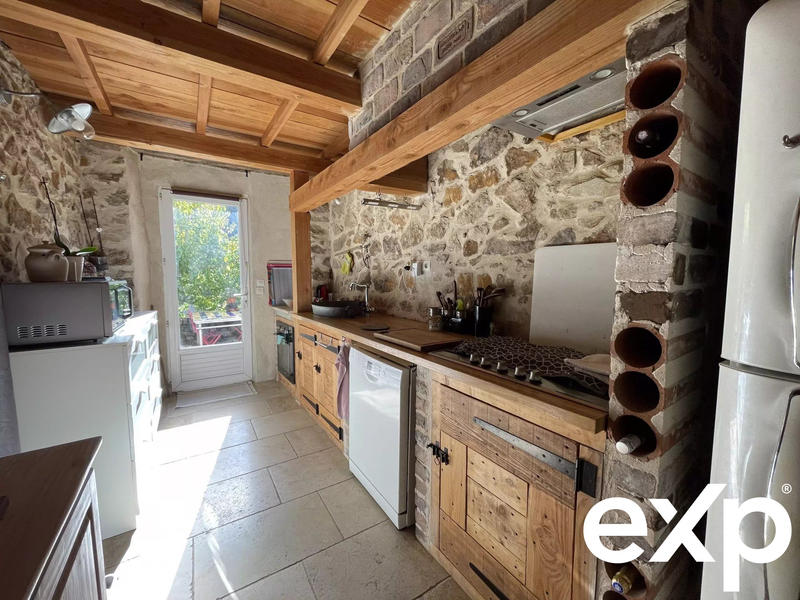 Maison traditionnelle - 195 m² - 8 pièces