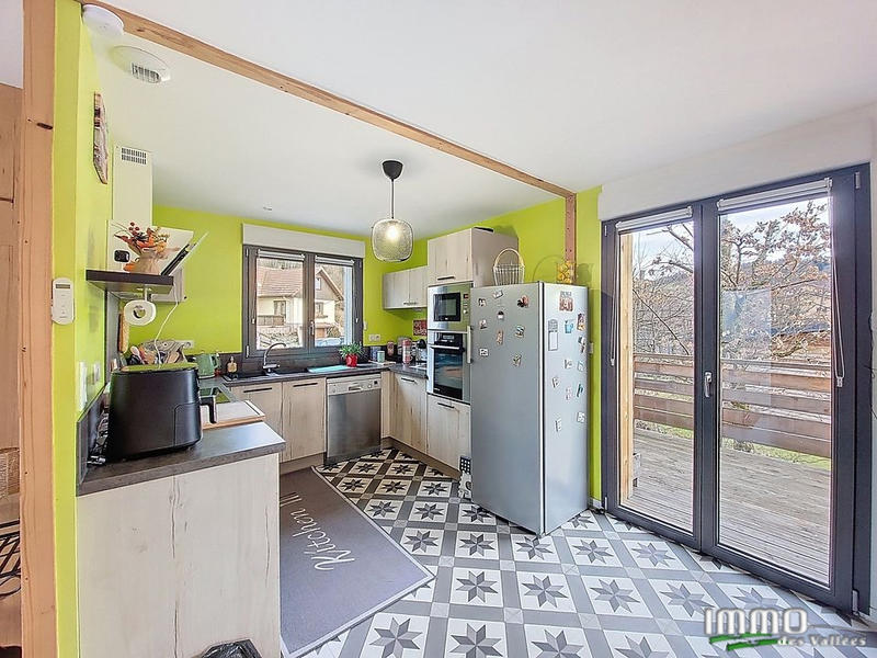 Maison - 90 m² - 5 pièces