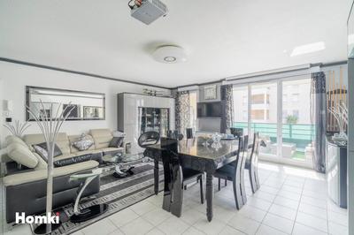 Appartement - 100 m² - 4 pièces