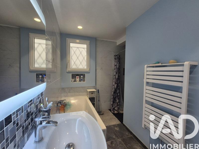 Maison - 104 m² - 5 pièces