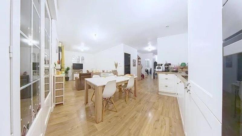 Maison - 85 m² - 3 pièces