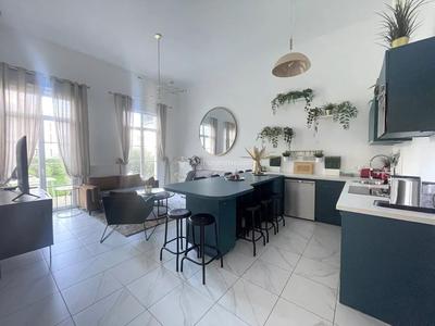 Appartement - 82 m² - 4 pièces