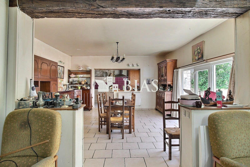 Maison - 298 m² - 10 pièces