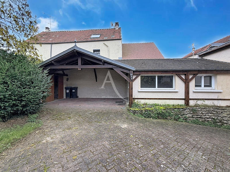 Maison - 185 m² - 8 pièces