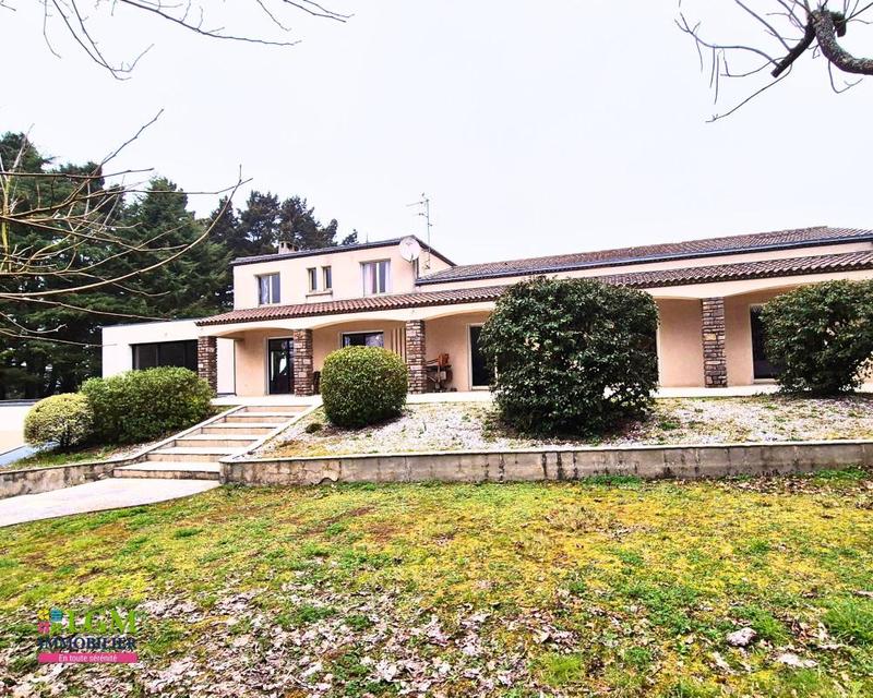 Villa - 525 m² - 7 pièces
