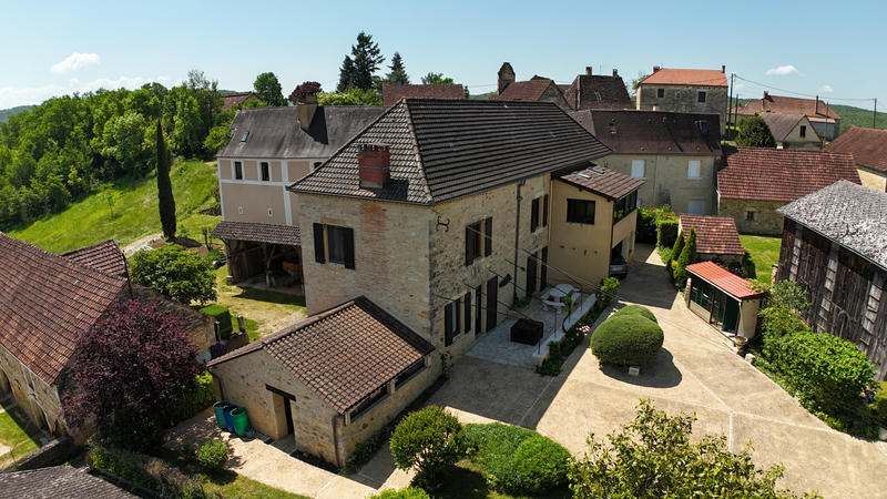 Maison - 199 m² - 10 pièces