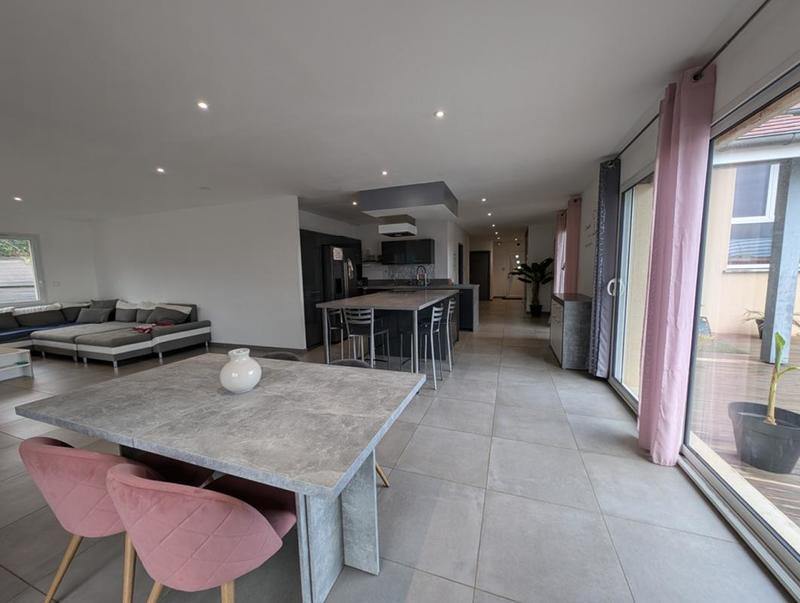 Maison - 195 m² - 6 pièces