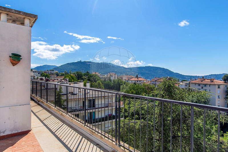 Appartement - 144 m² - 4 pièces