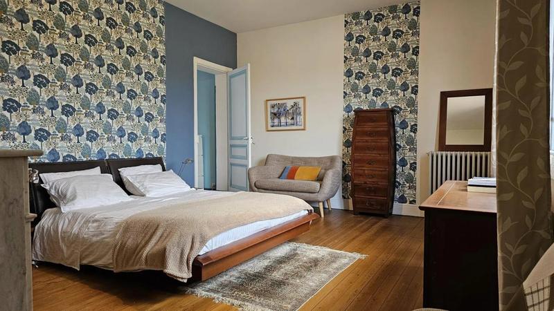 Maison - 260 m² - 12 pièces