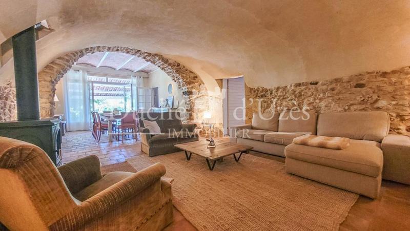 Propriété - 215 m² - 7 pièces