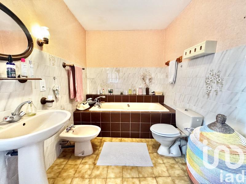 Maison de village - 237 m² - 10 pièces