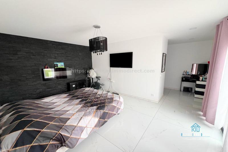 Maison traditionnelle - 147 m² - 5 pièces