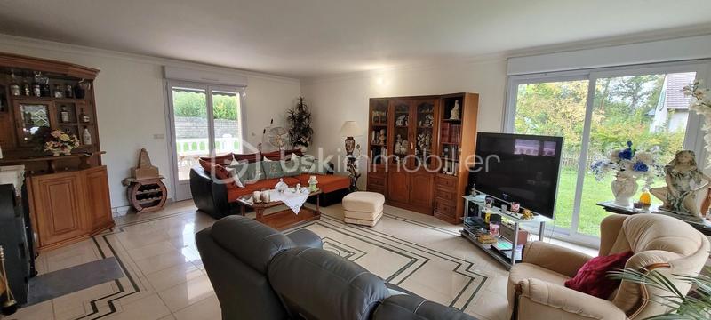 Maison - 230 m² - 8 pièces