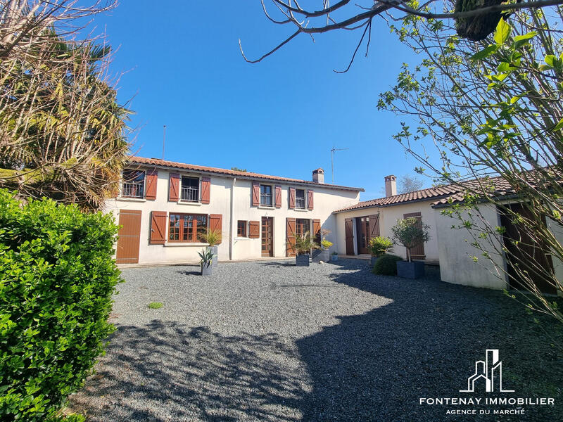 Maison ancienne - 197 m² - 7 pièces