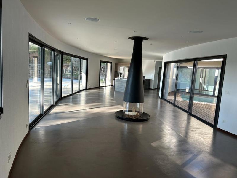 Villa - 394 m² - 11 pièces