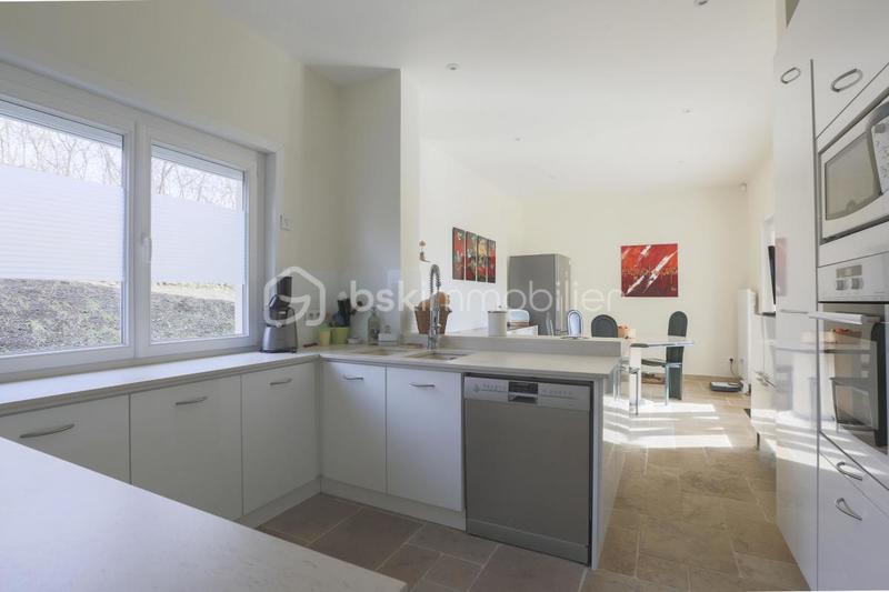 Villa - 280 m² - 10 pièces