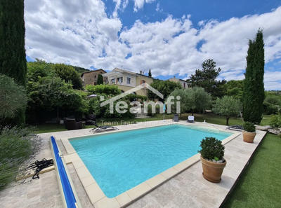 Mas - 215 m² - 12 pièces