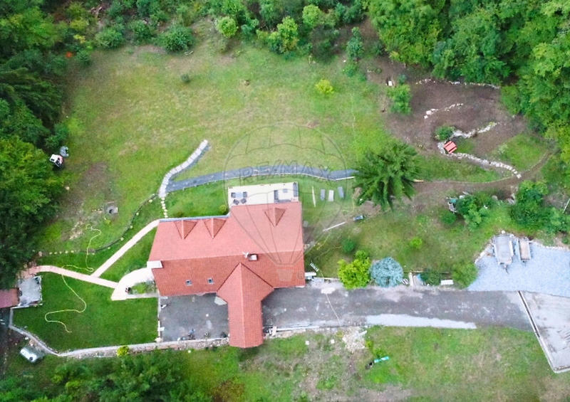 Maison - 183 m² - 5 pièces