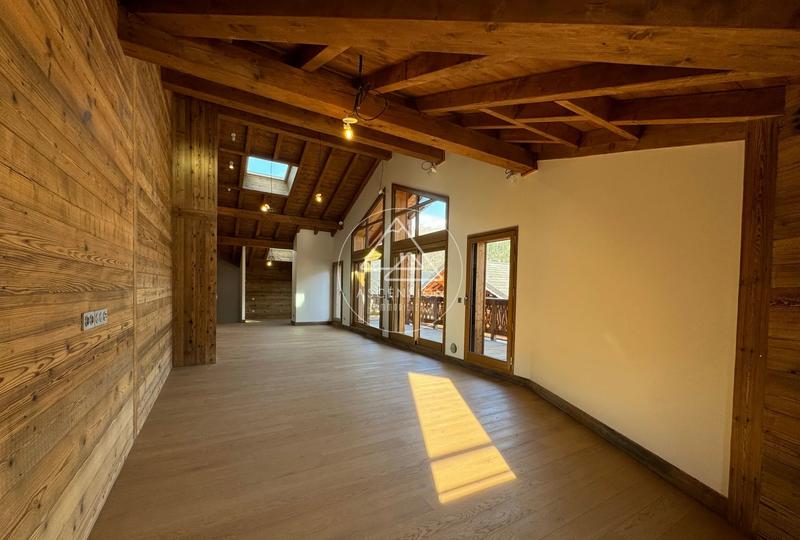 Appartement - 136 m² - 4 pièces