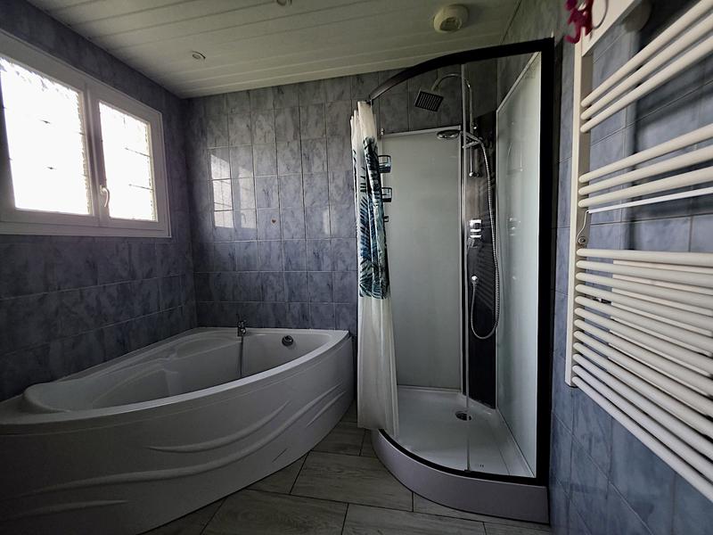 Maison - 99 m² - 6 pièces