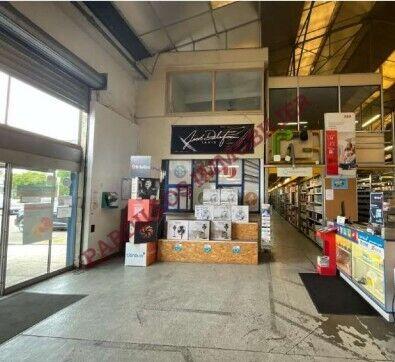 Local commercial - 4 965 m²