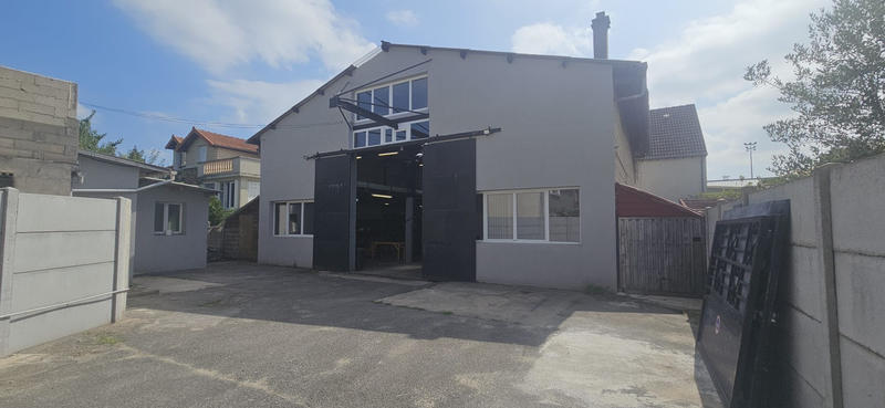 Local commercial - 317 m²