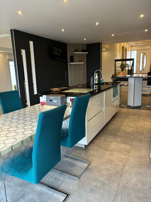 Maison - 197 m² - 7 pièces