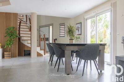 Maison - 182 m² - 7 pièces