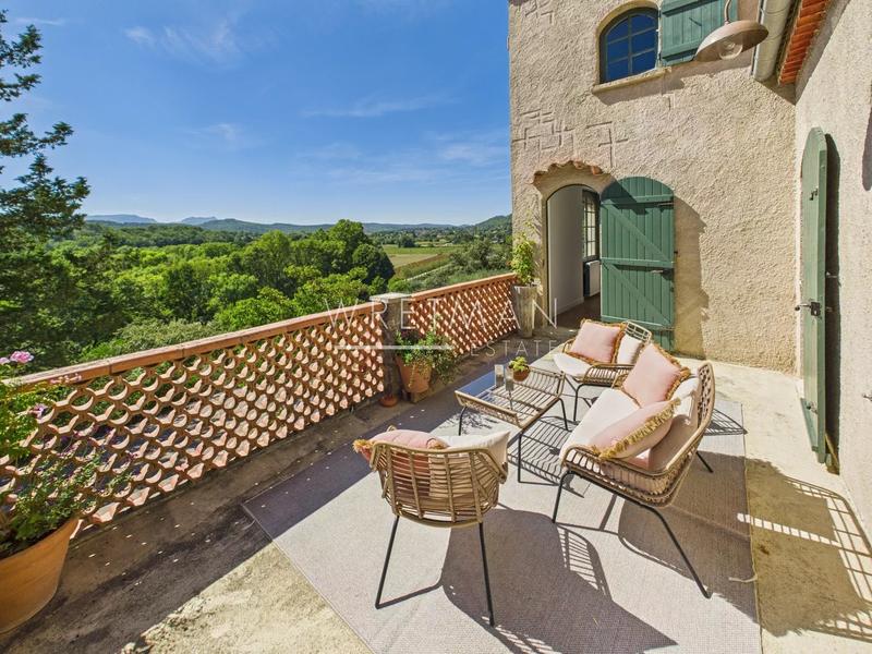 Villa - 177 m² - 7 pièces