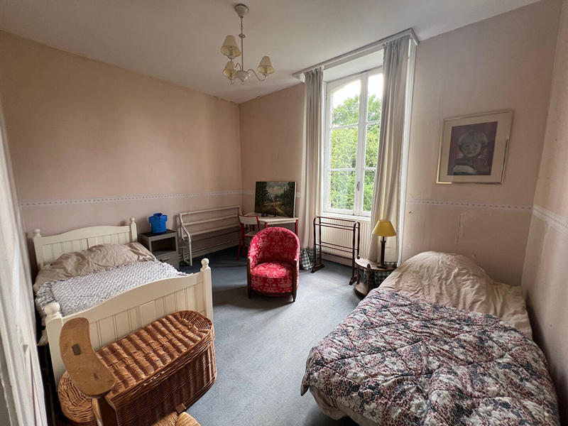 Maison - 235 m² - 7 pièces