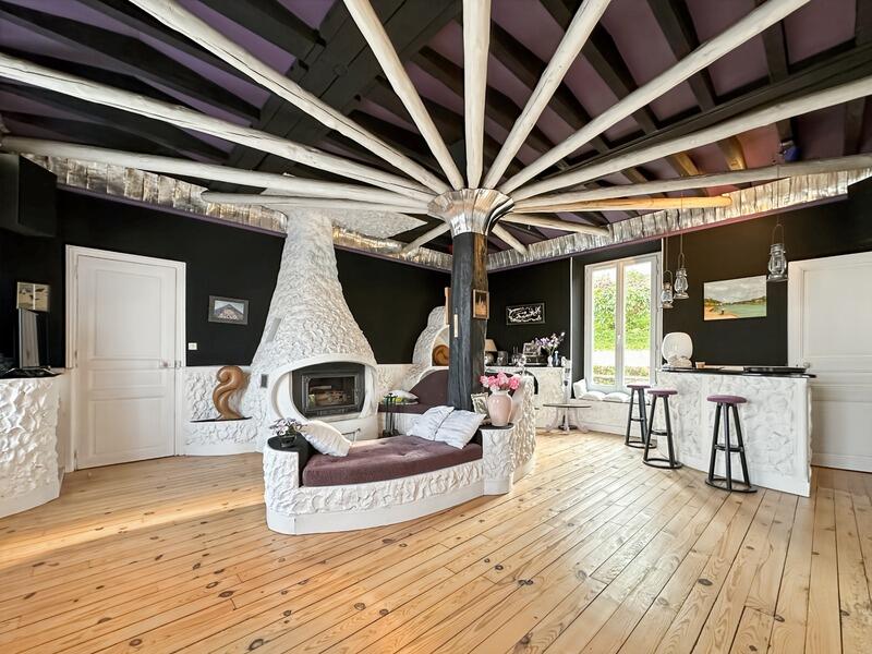 Maison - 216 m² - 7 pièces