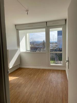 Appartement - 96 m² - 5 pièces
