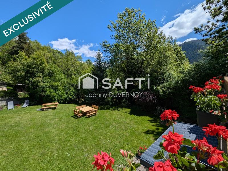 Maison - 238 m² - 8 pièces