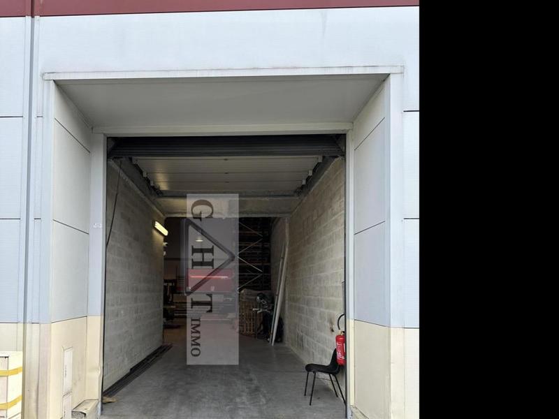 Entrepôt - 372 m²