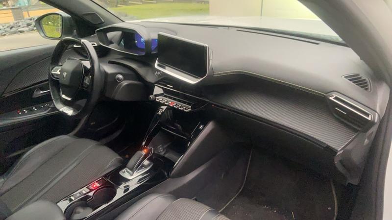 Peugeot 2008 136 100 kWh Gt