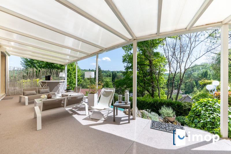 Maison - 263 m² - 10 pièces