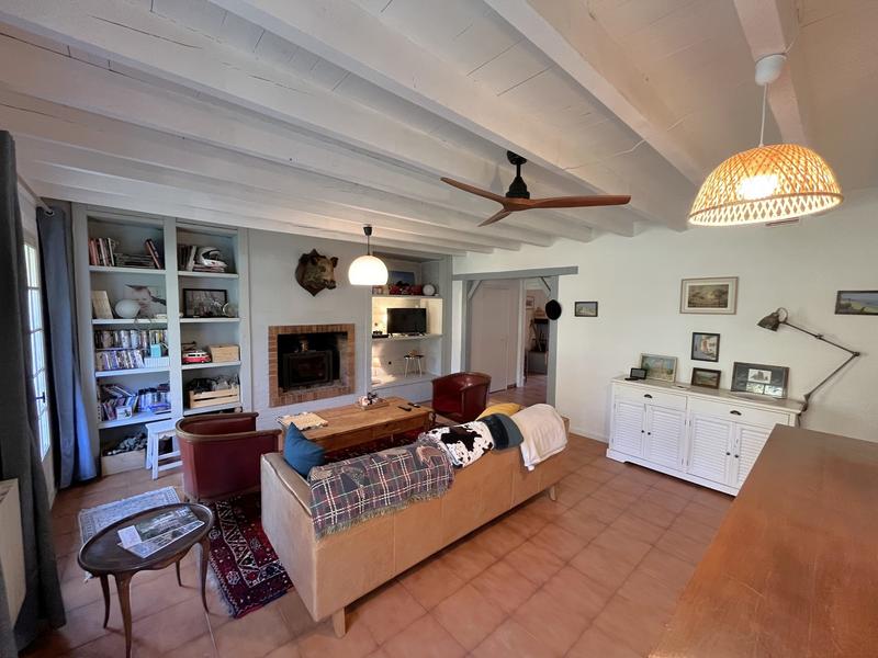 Maison - 280 m² - 6 pièces