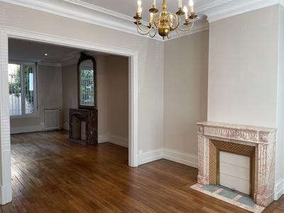 Maison - 212 m² - 6 pièces