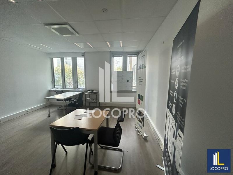 Bureau - 2 932 m²