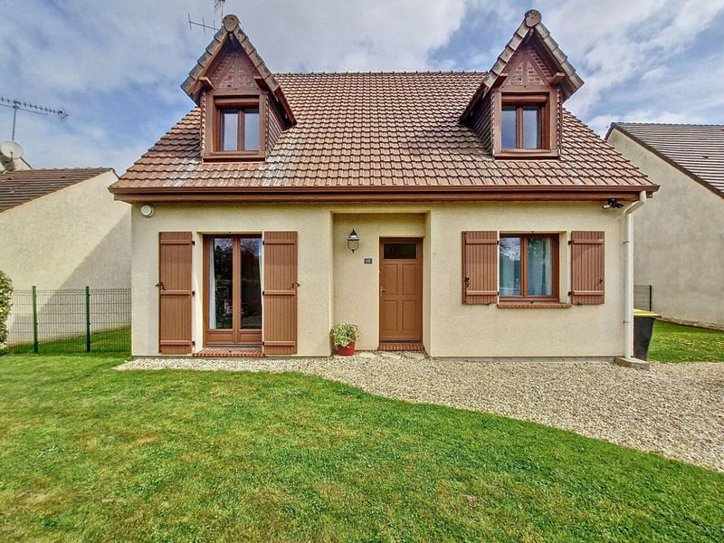 Maison - 95 m² - 5 pièces