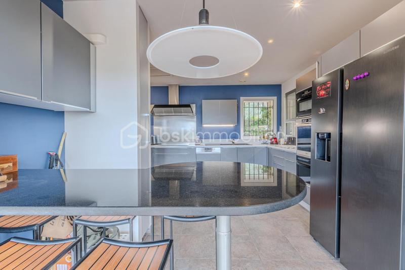 Villa - 229 m² - 6 pièces