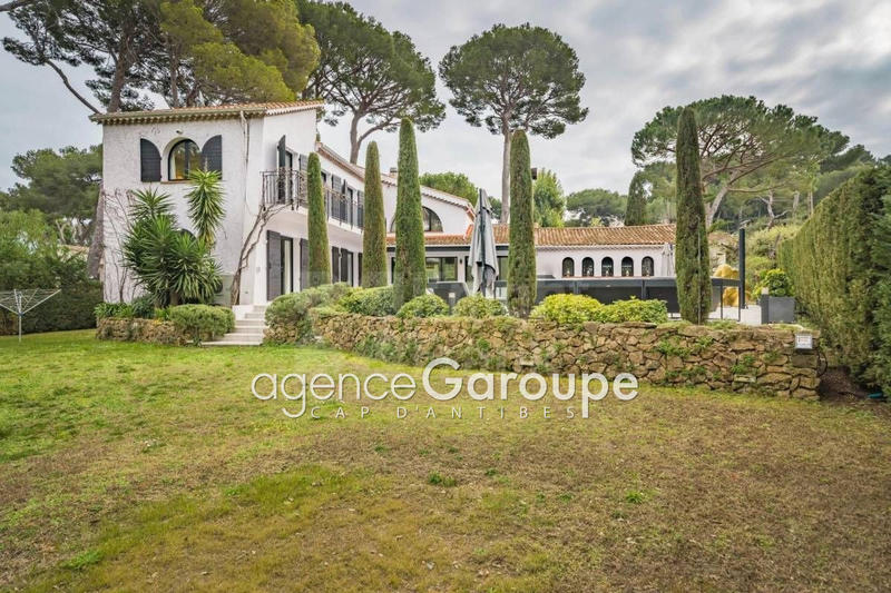 Villa - 208 m² - 5 pièces