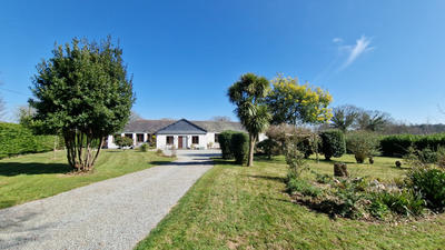 Maison - 213 m² - 6 pièces