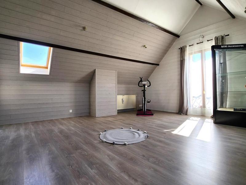 Maison - 145 m² - 6 pièces