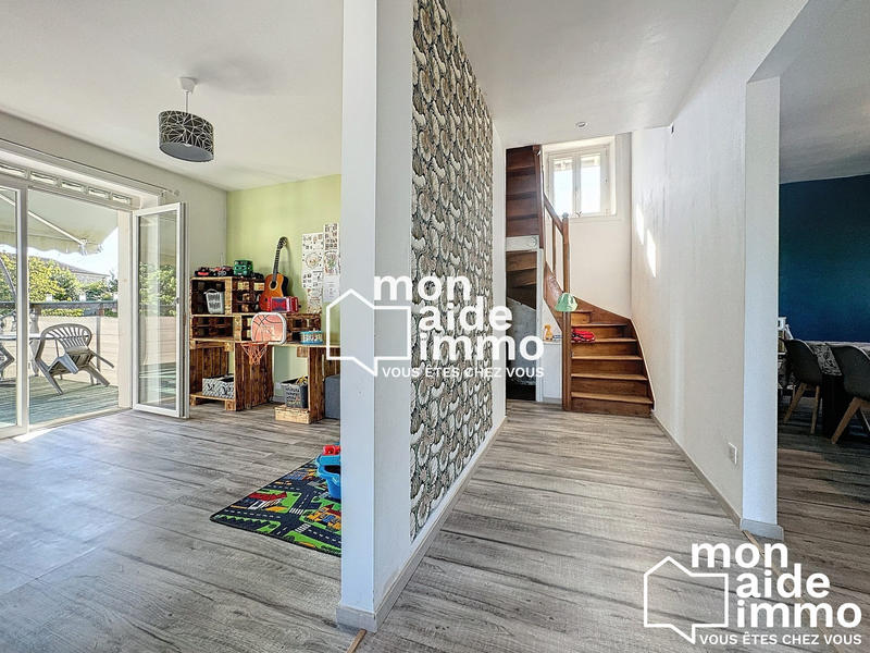 Maison - 140 m² - 5 pièces