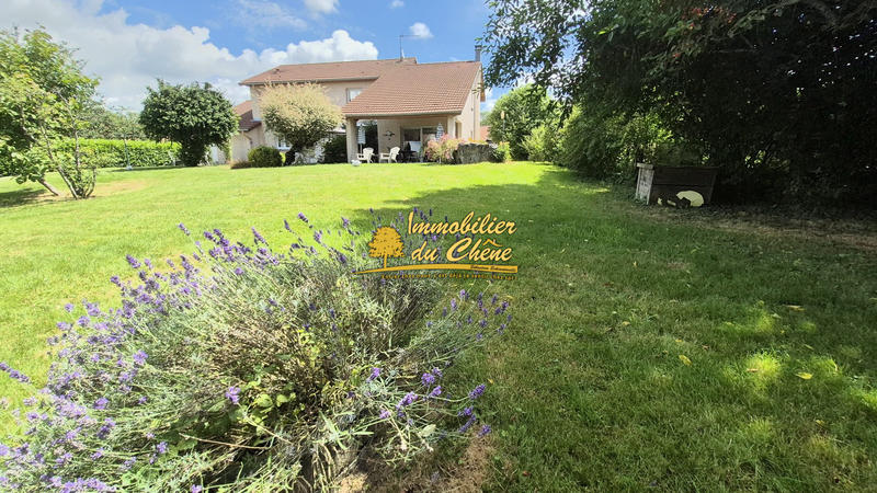 Maison - 255 m² - 8 pièces