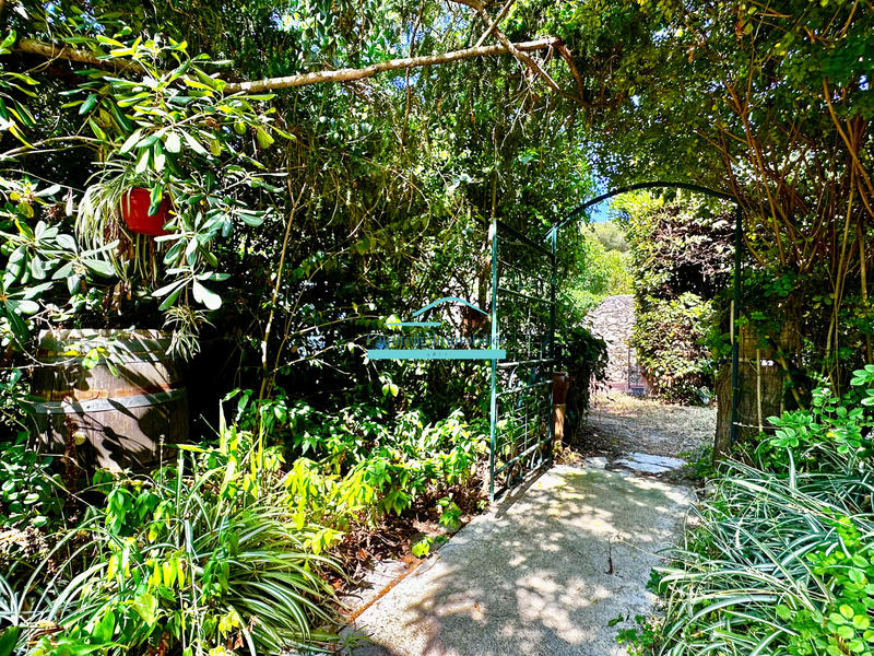 Propriété - 231 m² - 7 pièces