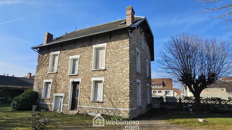 Maison - 151 m² - 6 pièces