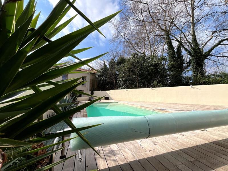 Maison - 205 m² - 5 pièces