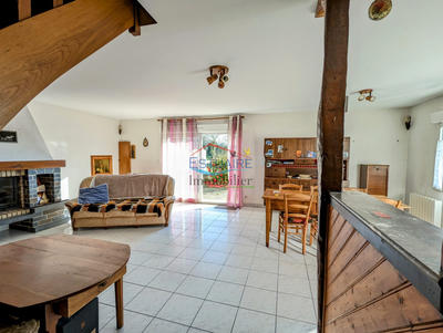 Maison - 90 m² - 4 pièces